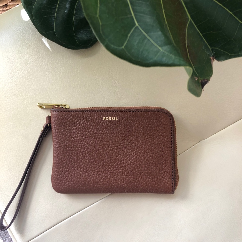 Fossil NWT Brown Wristlet - Picture 1 of 4